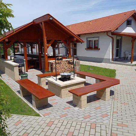 Apartmán Kertesz Vendeghaz Hegykő Exteriér fotografie