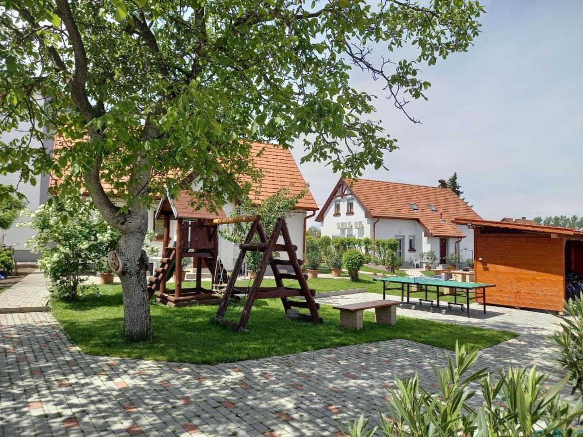 Apartmán Kertesz Vendeghaz Hegykő Exteriér fotografie